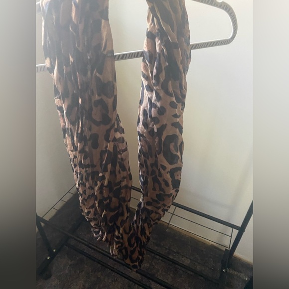 Scarf - Picture 1 of 3